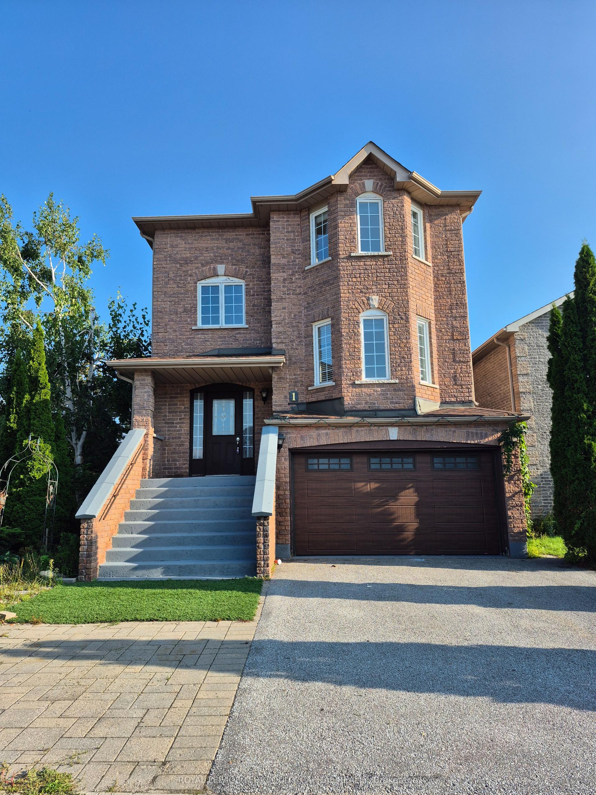 1 Northview Crescent, Barrie — Detached for lease, photo 1