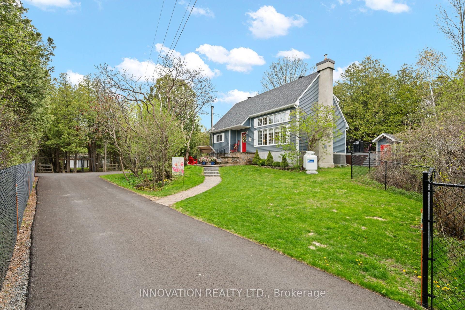 208 Davis Road — photo 1