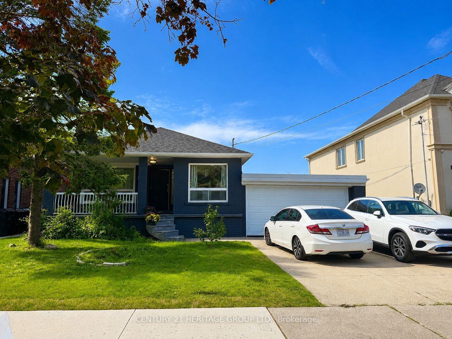124 Regina Avenue, Toronto — Detached for sale, photo 1
