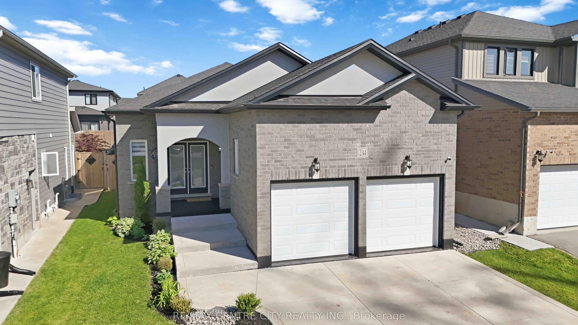 2344 Constance Avenue — photo 1