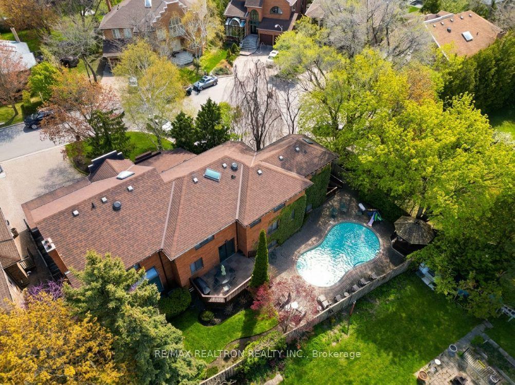 15 Sunforest Court, Toronto — Detached for sale, photo 1