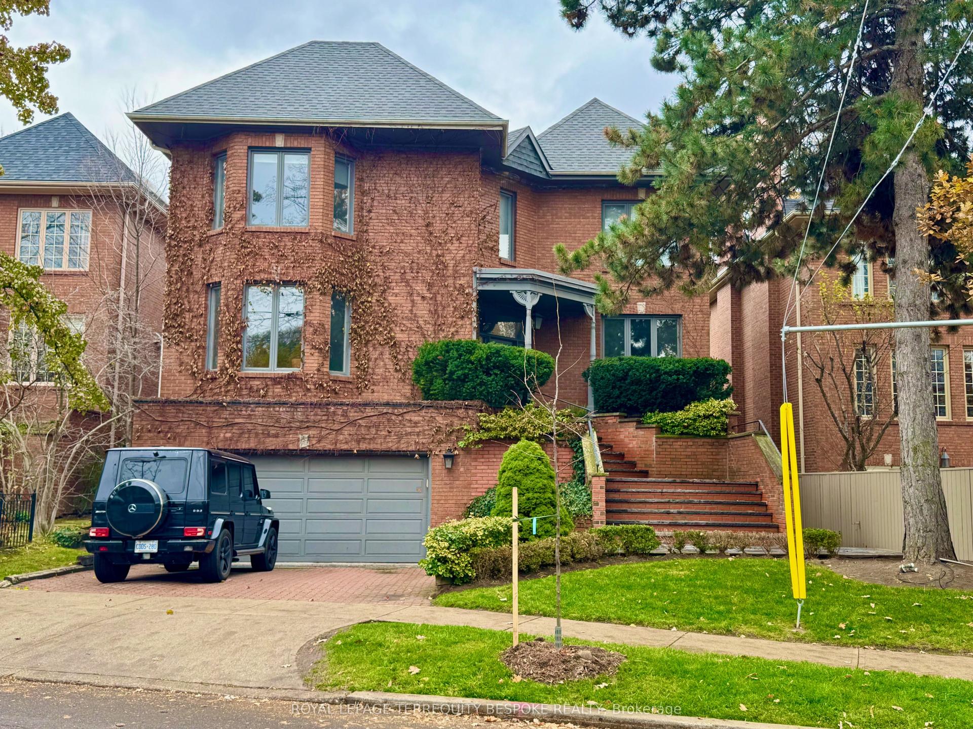 1 Scarth Road — photo 1