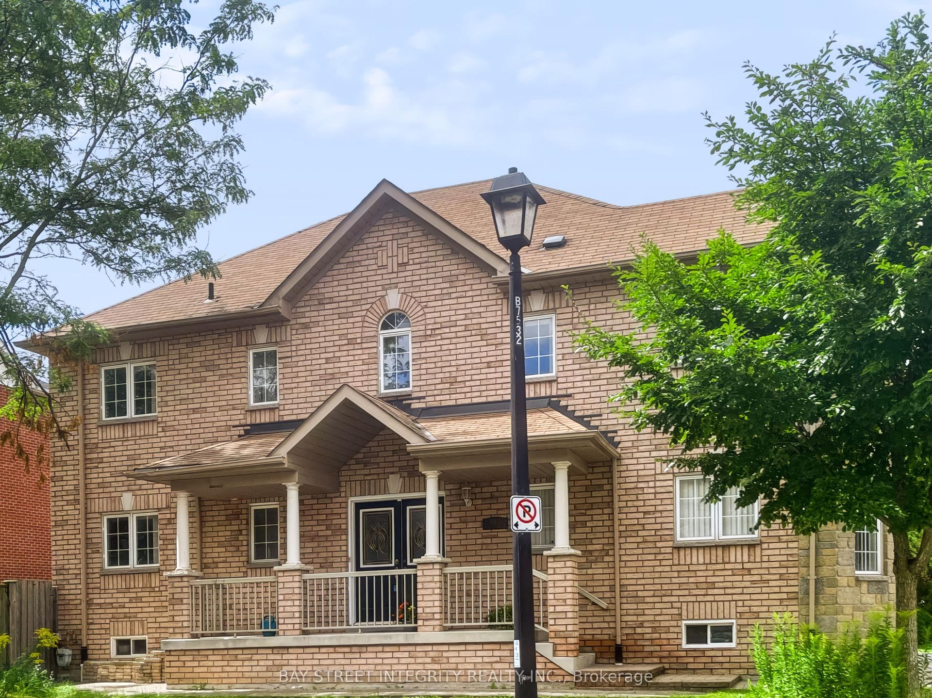 198 Dean Burton Lane, Newmarket — Detached for lease, photo 1