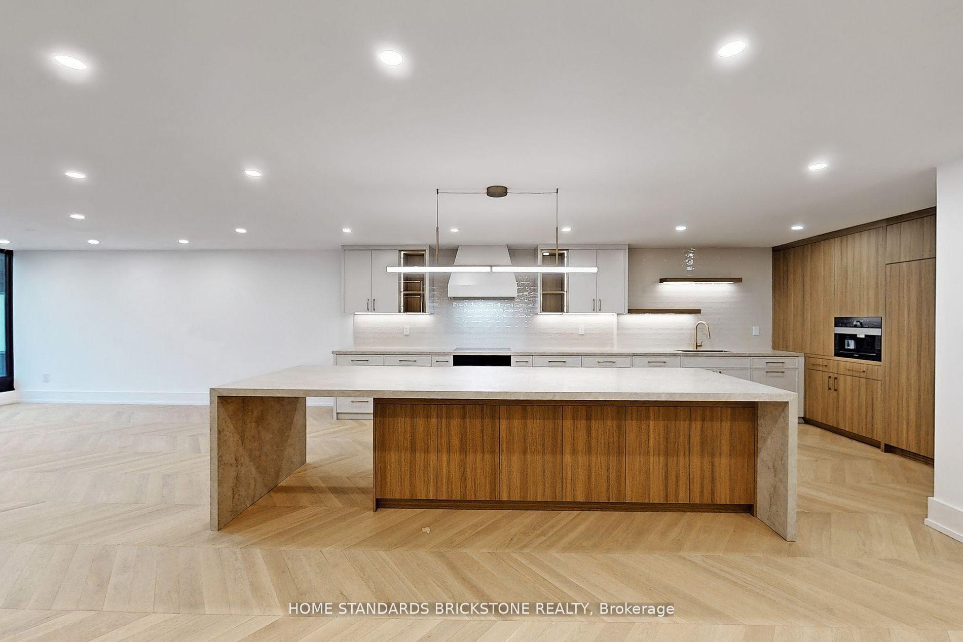110 Bloor Street W 1009 #1009 — photo 1