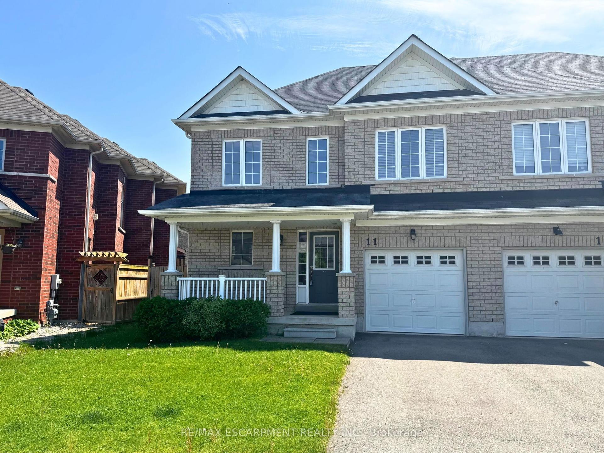 11 Keith Crescent — photo 1
