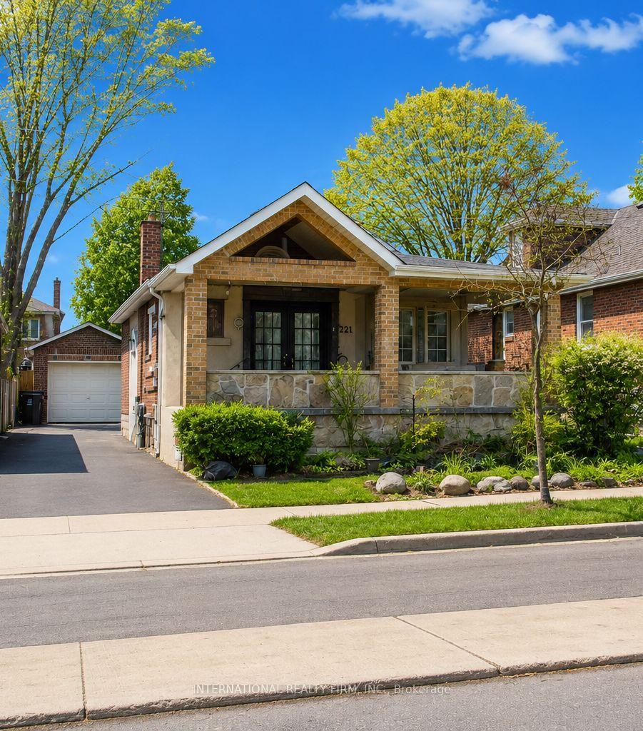 221 Church Street, Toronto — Detached for sale, photo 1