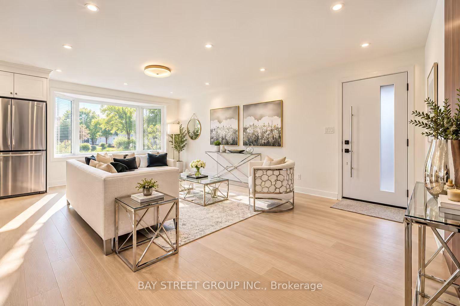 60 Warner Avenue, Toronto — Detached for sale, photo 1