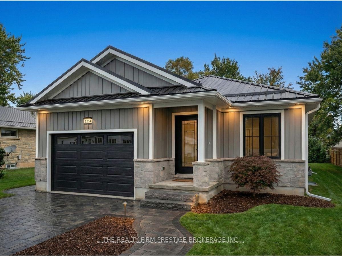 32 Broadway Avenue — photo 1
