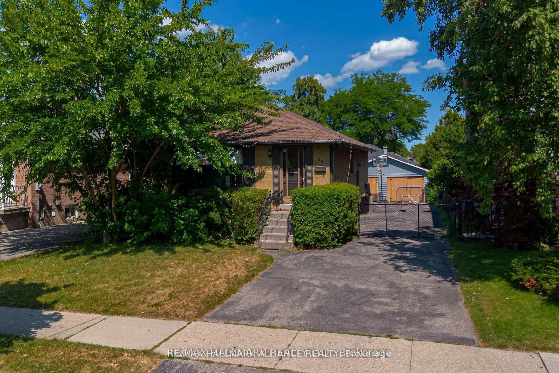 43 Trueman Avenue — photo 1