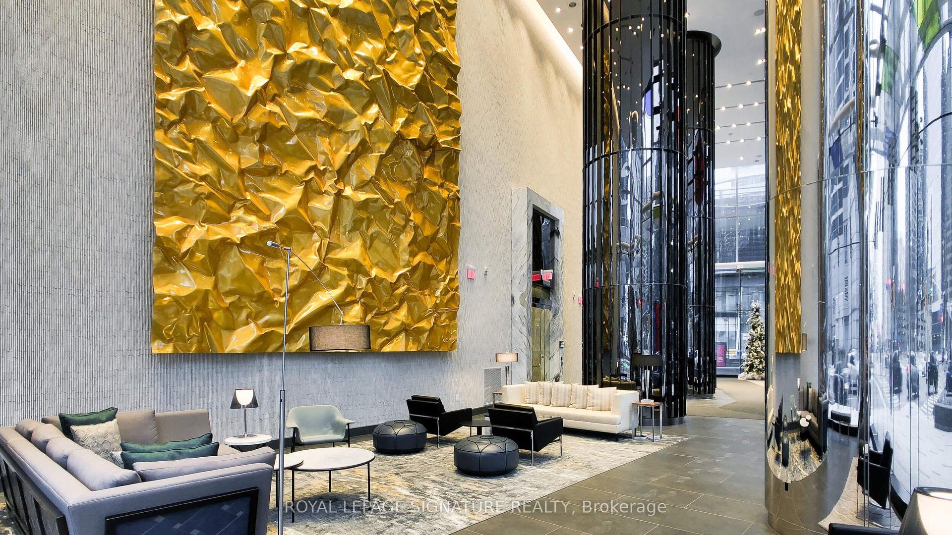 10 York Street 5601 #5601, Toronto — Condo for sale, photo 1