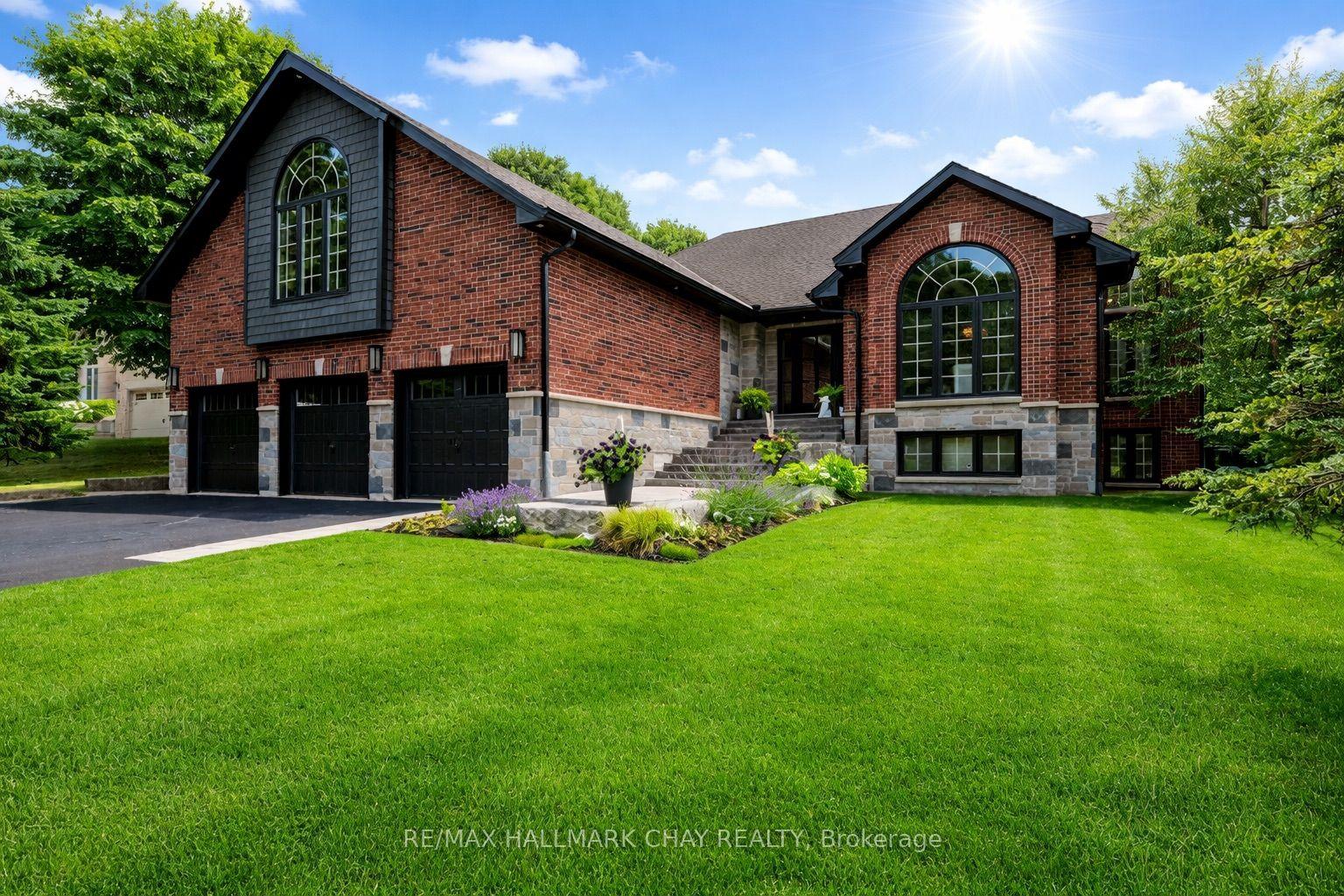 32 Forest Hill Drive — photo 1