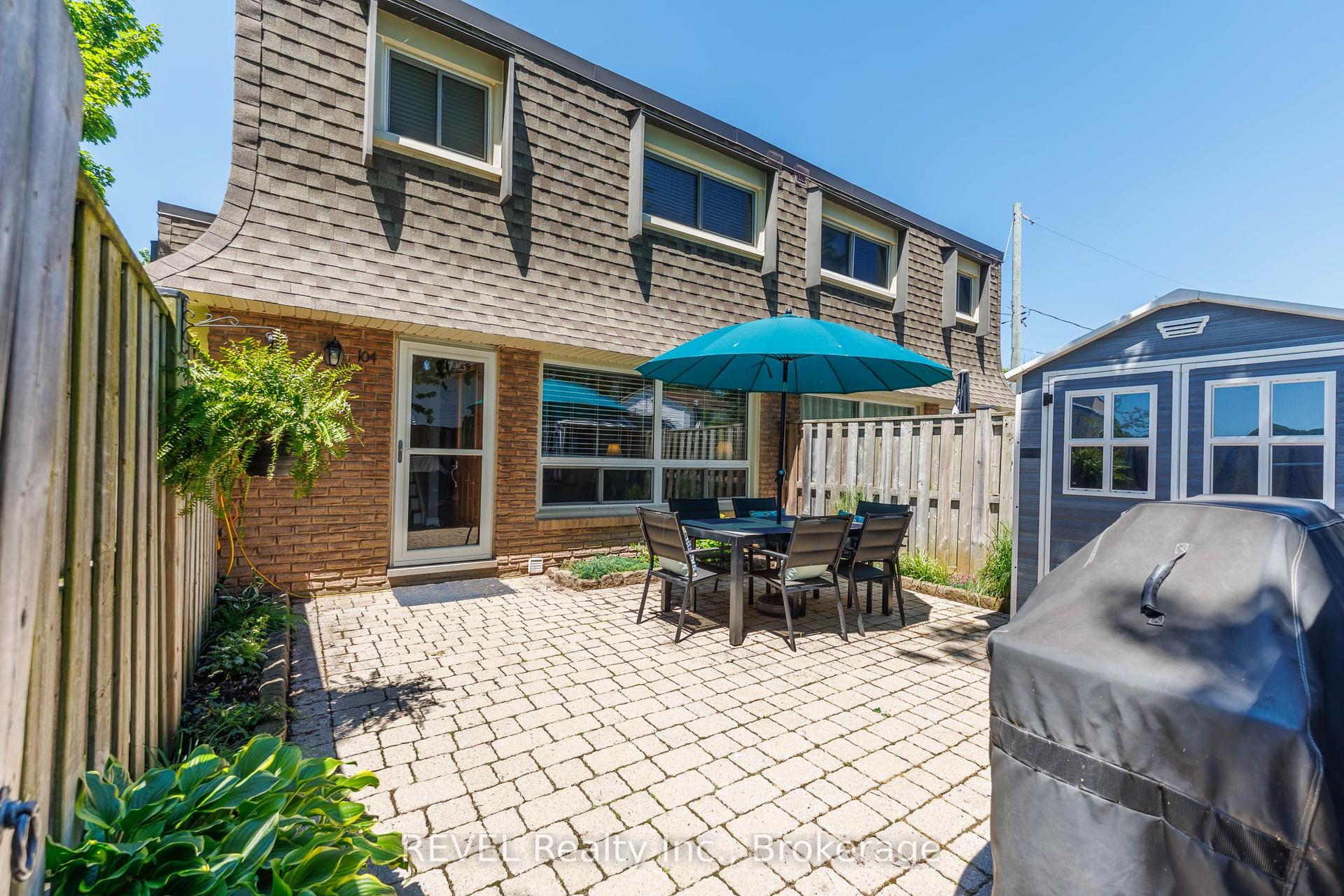 5 Woodlawn Court 104 #104 — photo 1