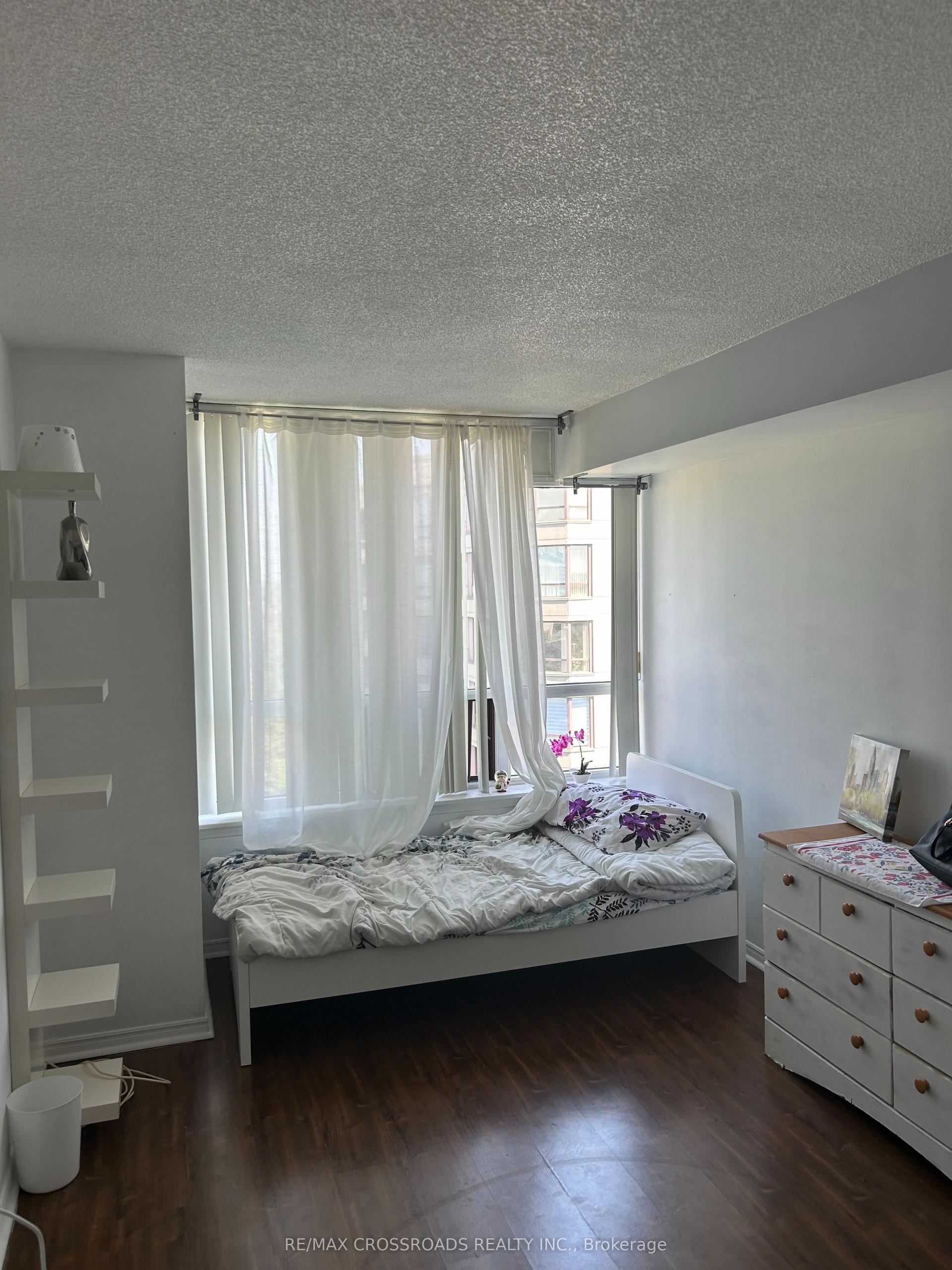 91 Townsgate Drive 1012 #1012 — photo 1