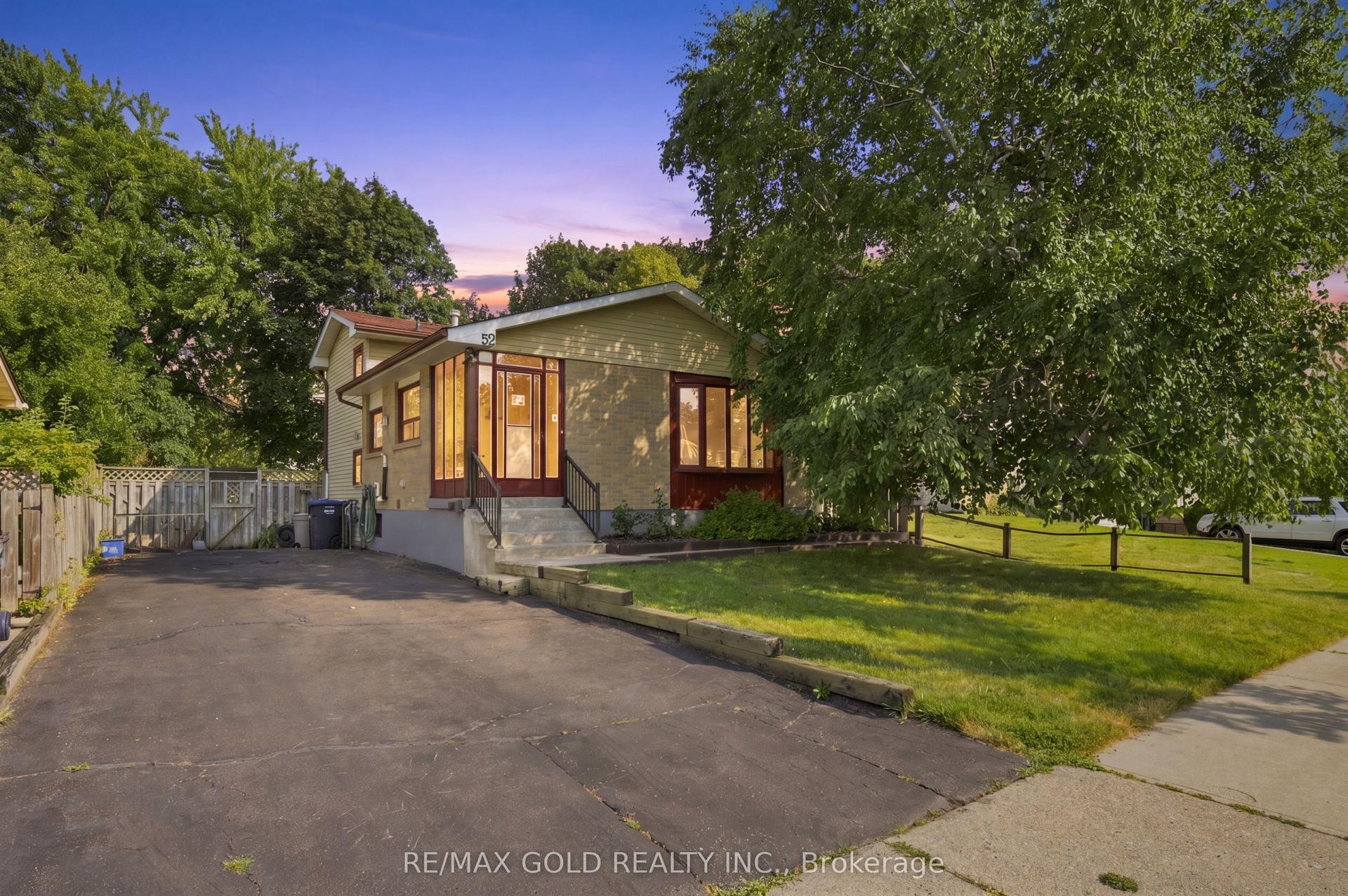 52 Madoc Drive, Brampton — Detached for sale, photo 1