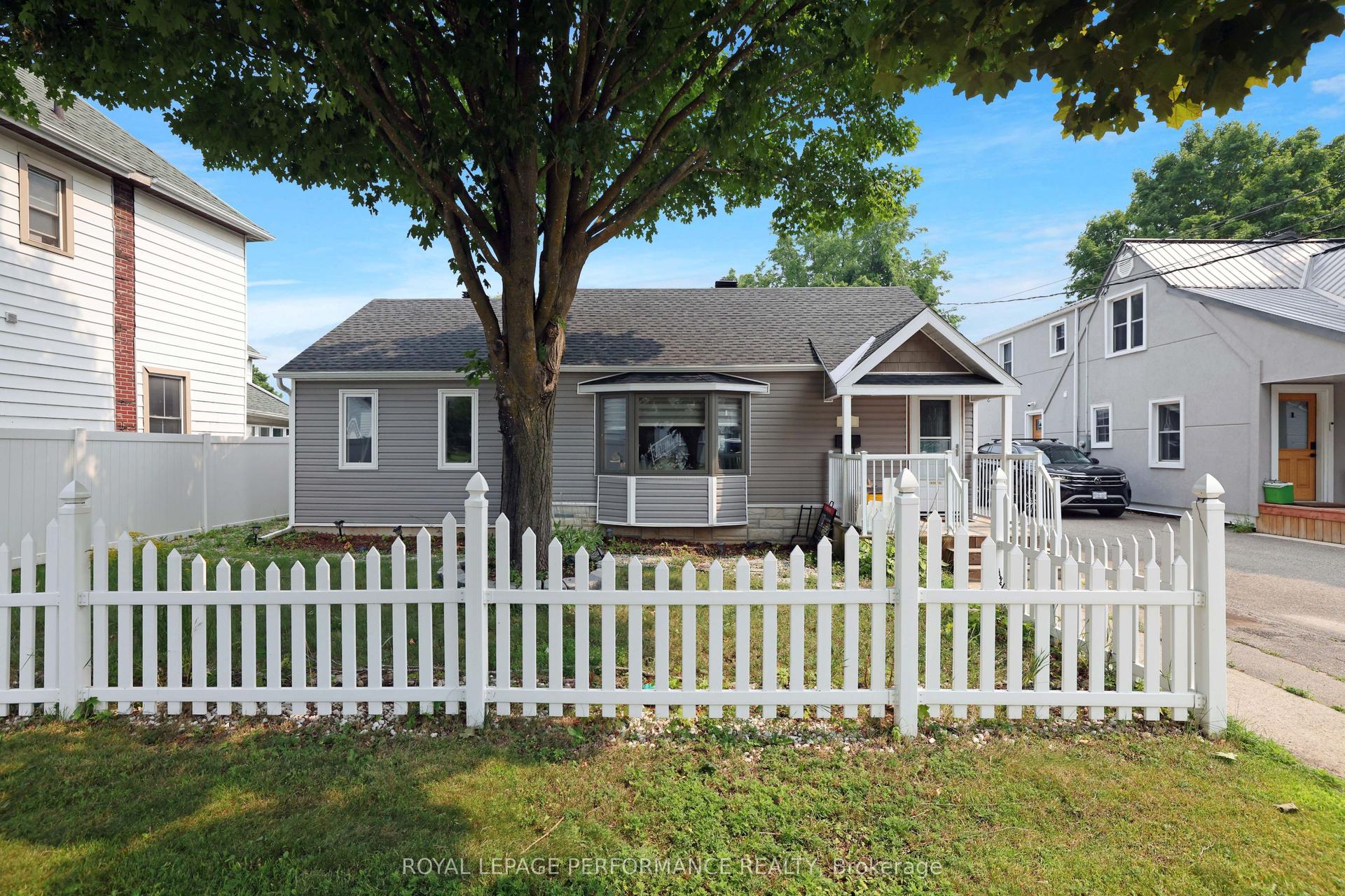 63 Wilson Street E — photo 1