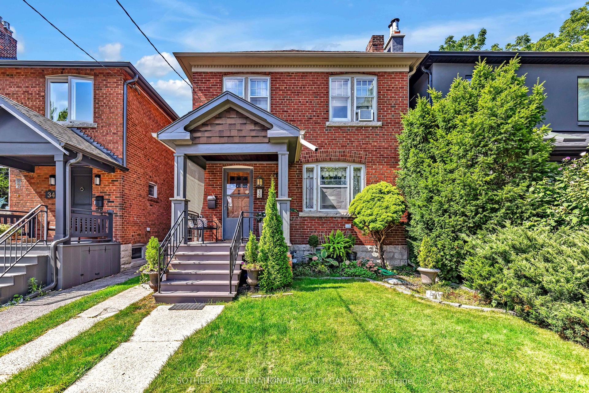 36 Hadley Road, Toronto — Detached for sale, photo 1