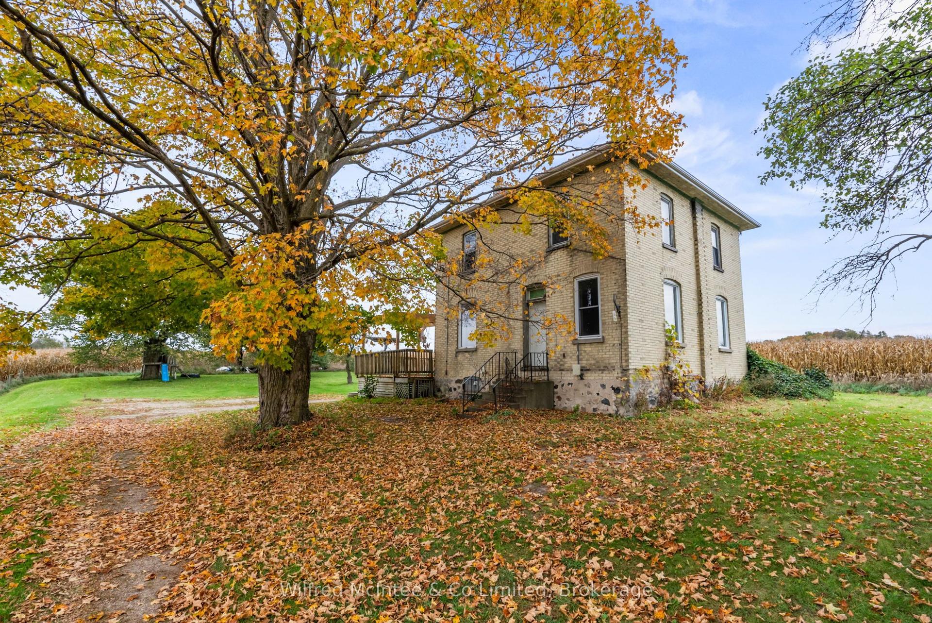 570 20 Side Road — photo 1