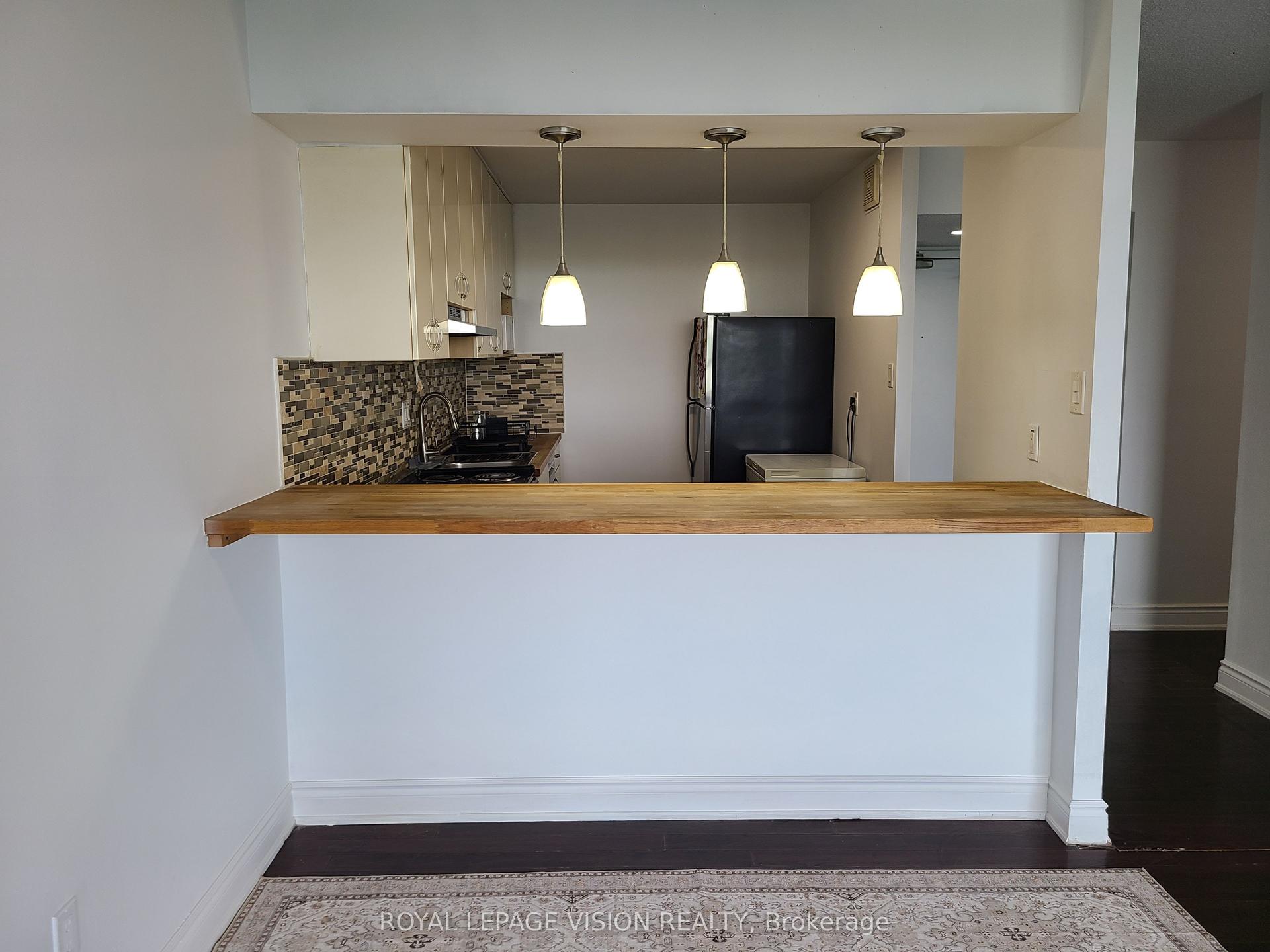 10 Martha Eaton Way S 2107 #2107, Toronto — Condo for sale, photo 1