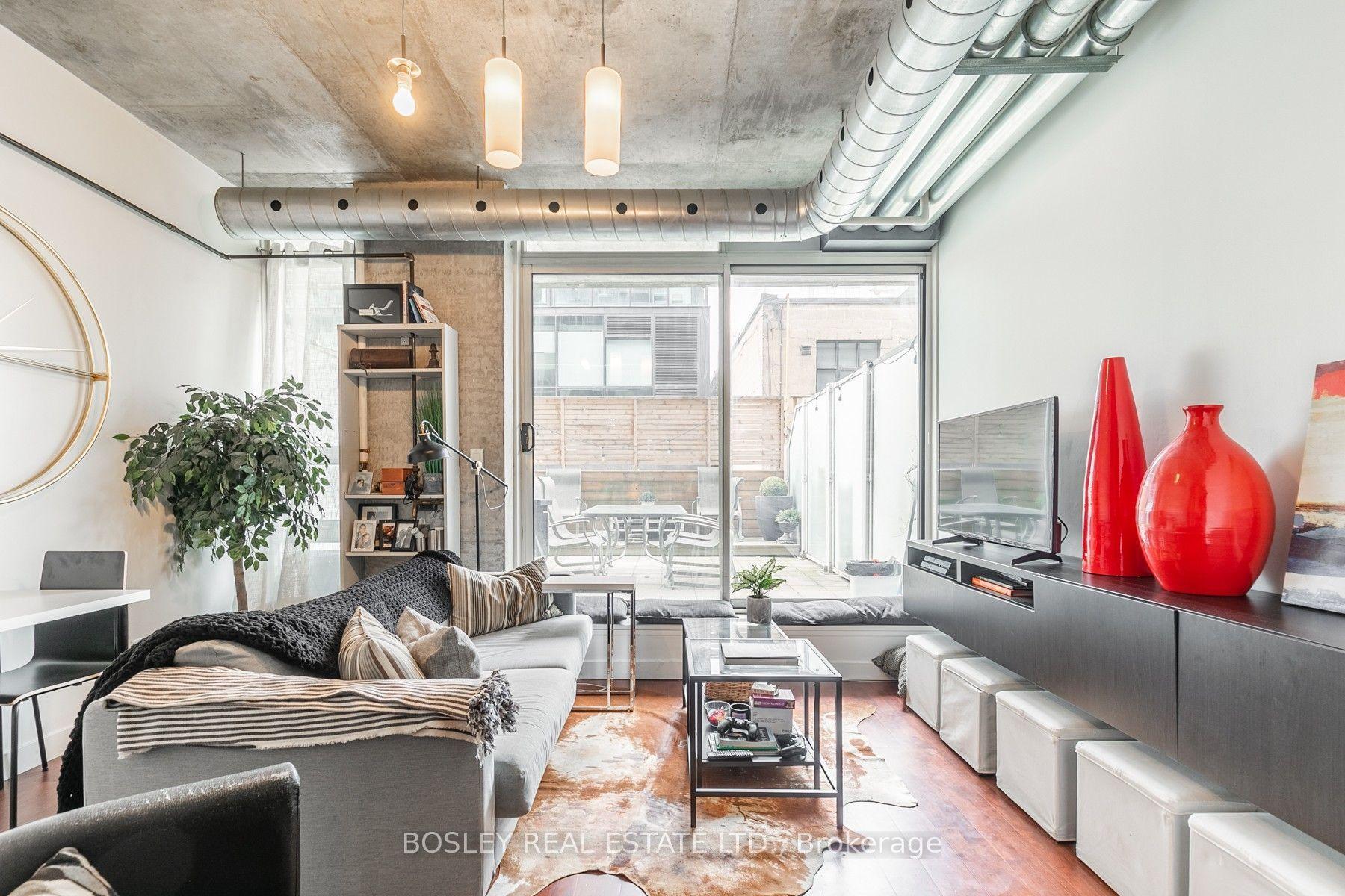 32 Stewart Street 203 #203, Toronto — Condo for lease, photo 1