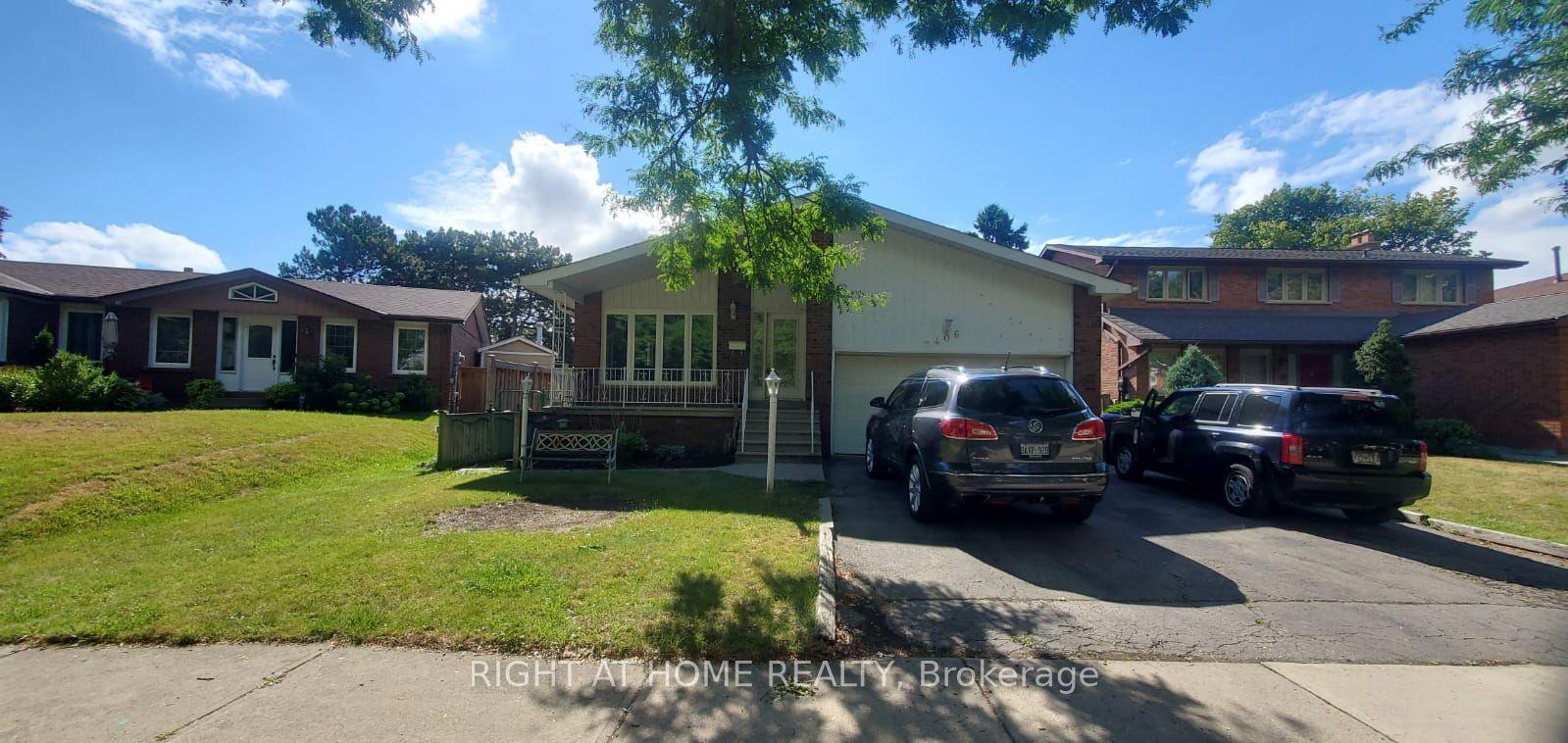 2406 Poplar Crescent Main #Main, Mississauga — Detached for lease, photo 1