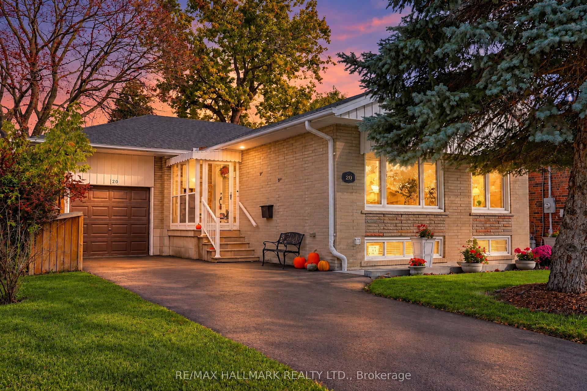 20 Wishing Well Drive, Toronto — Detached for sale, photo 1