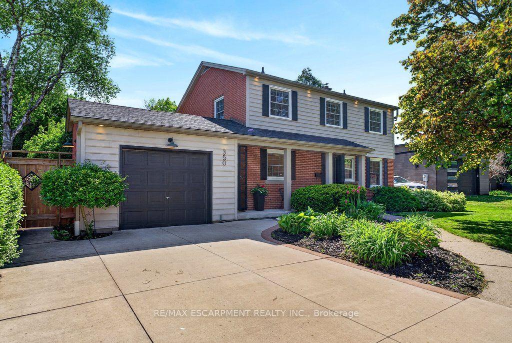 350 East Side Crescent — photo 1