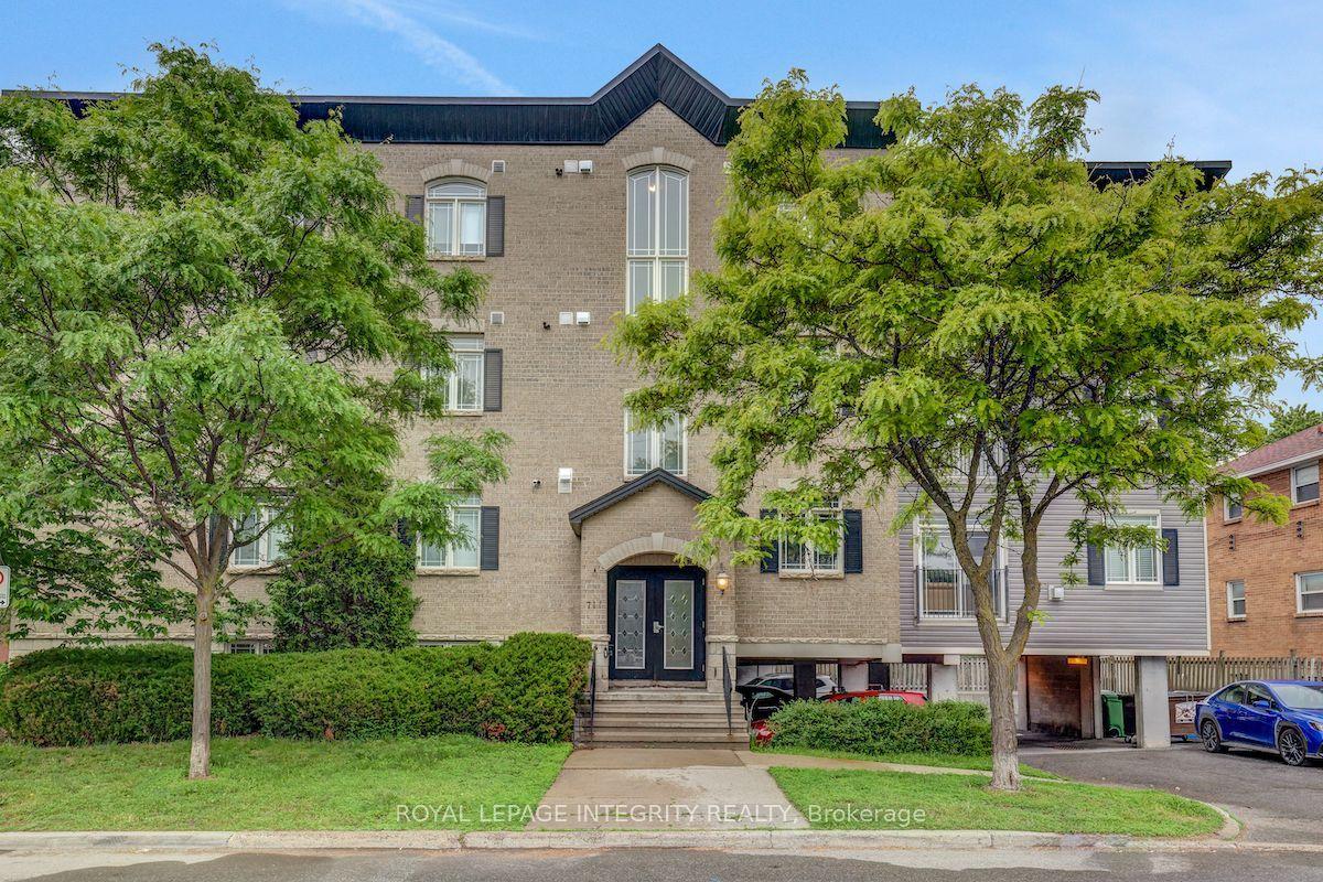 711 Churchill Avenue N 402 #402, Westboro - Hampton Park — Condo for lease, photo 1