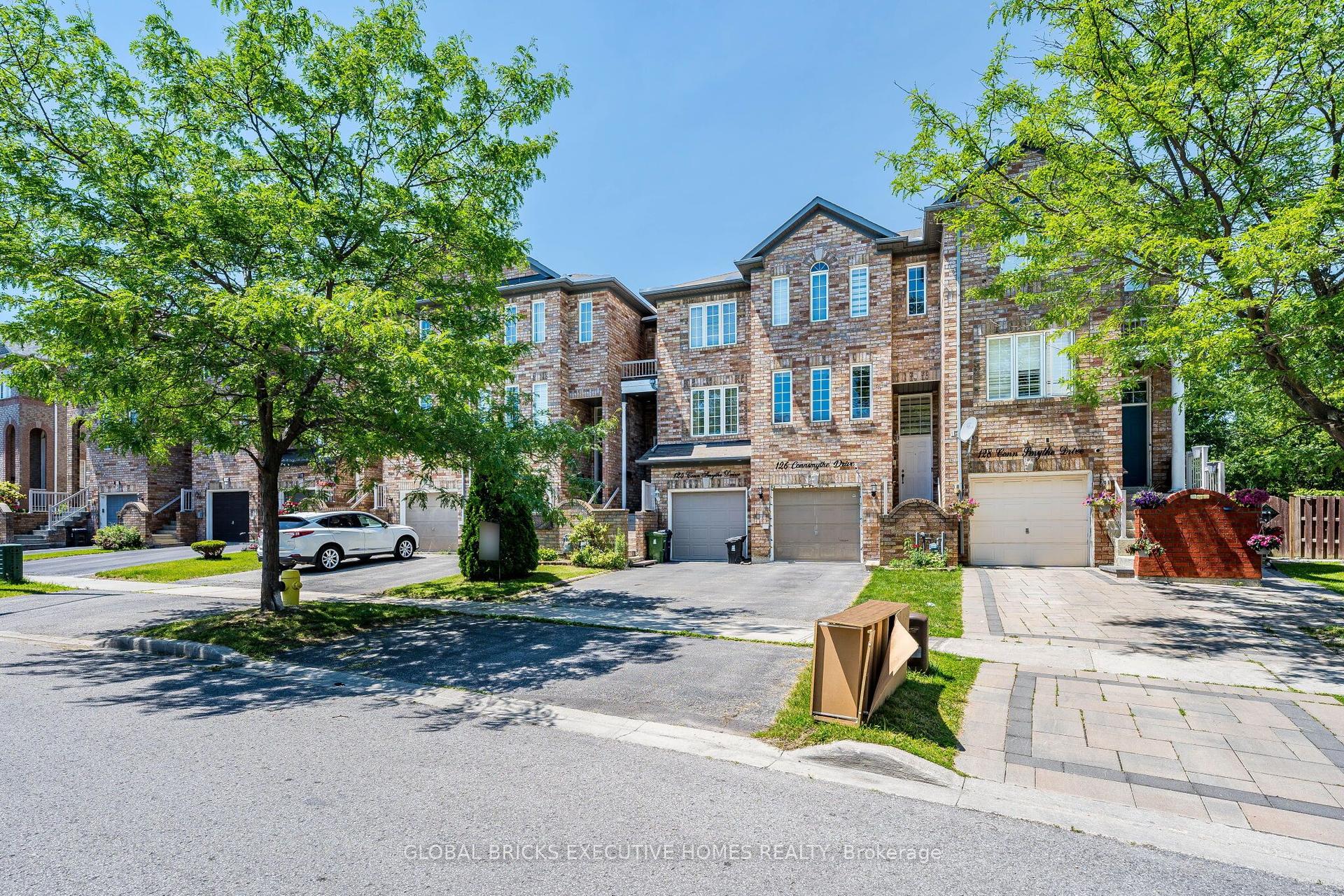 124 Conn Smythe Drive — photo 1