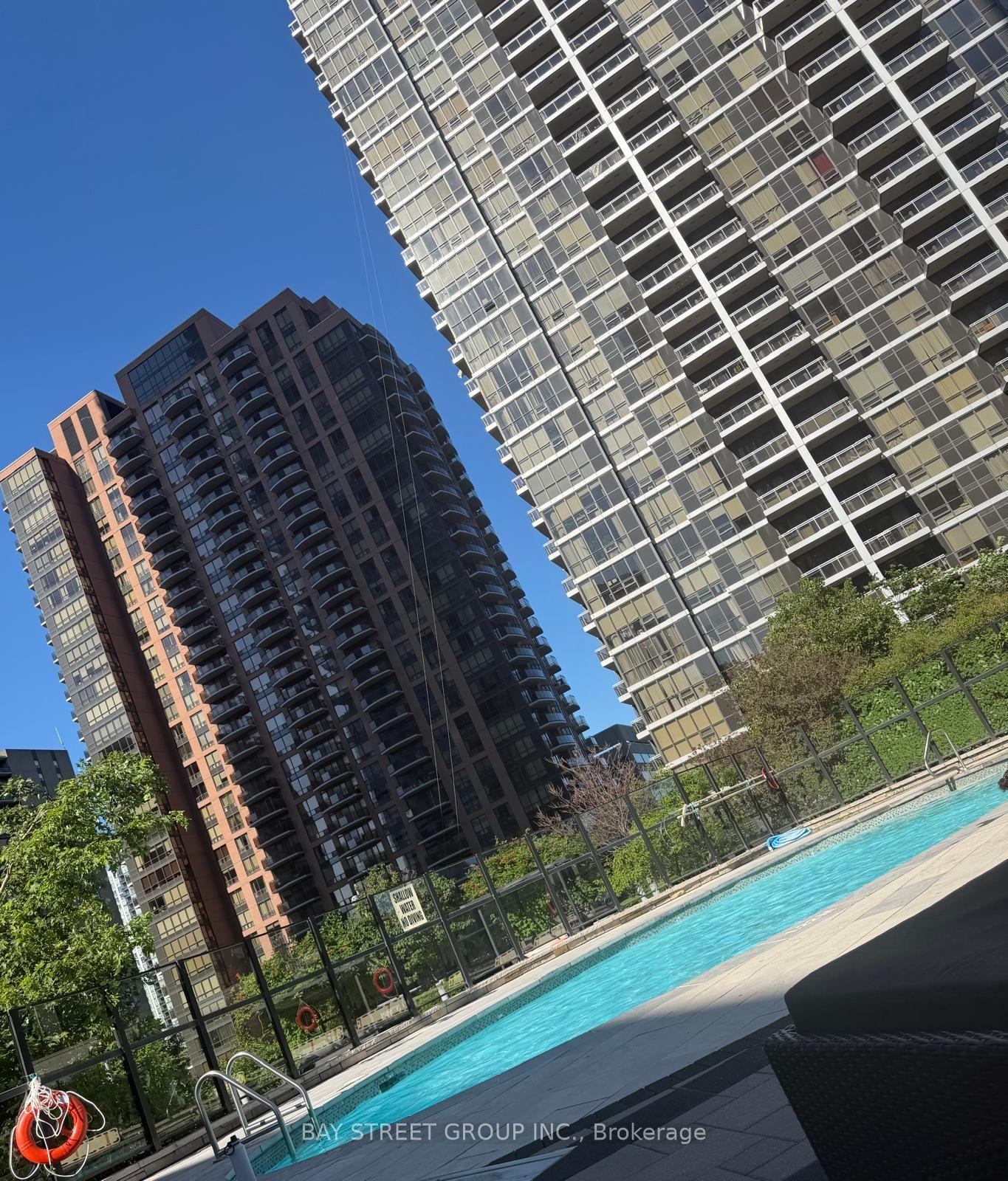 2 Anndale Drive 811 #811, Toronto — Condo for lease, photo 1