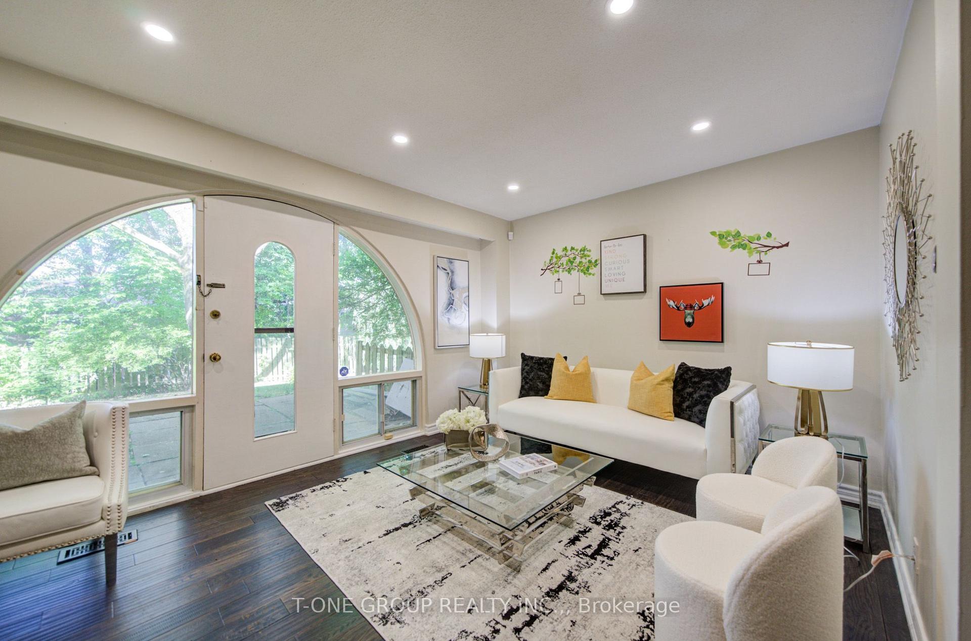 6 Esterbrooke Avenue 94 #94, Toronto — Condo Town for lease, photo 1