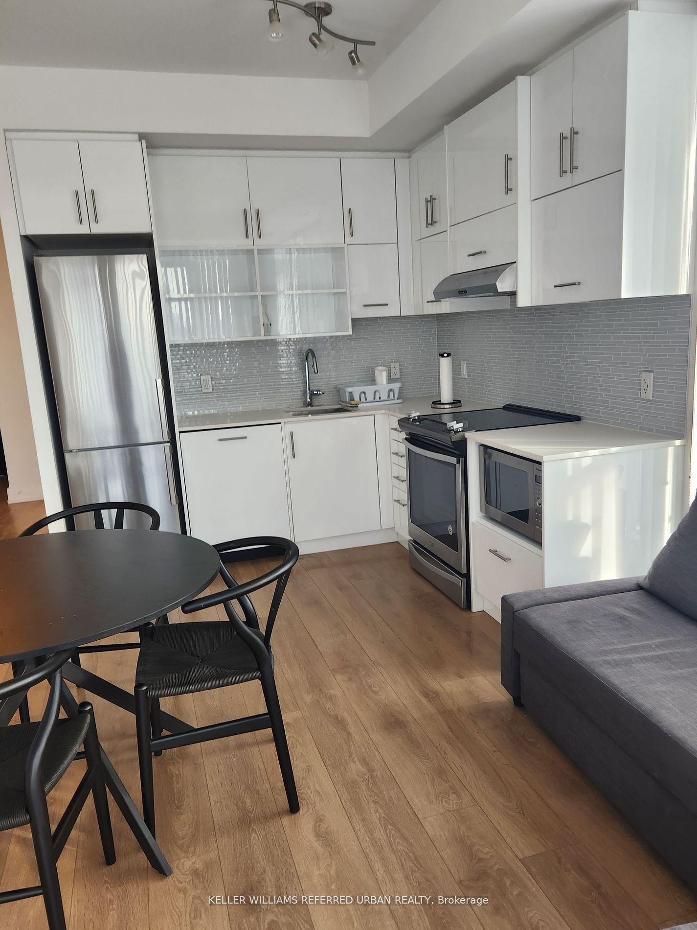 128 Fairview Mall Drive E 602 #602 — photo 1