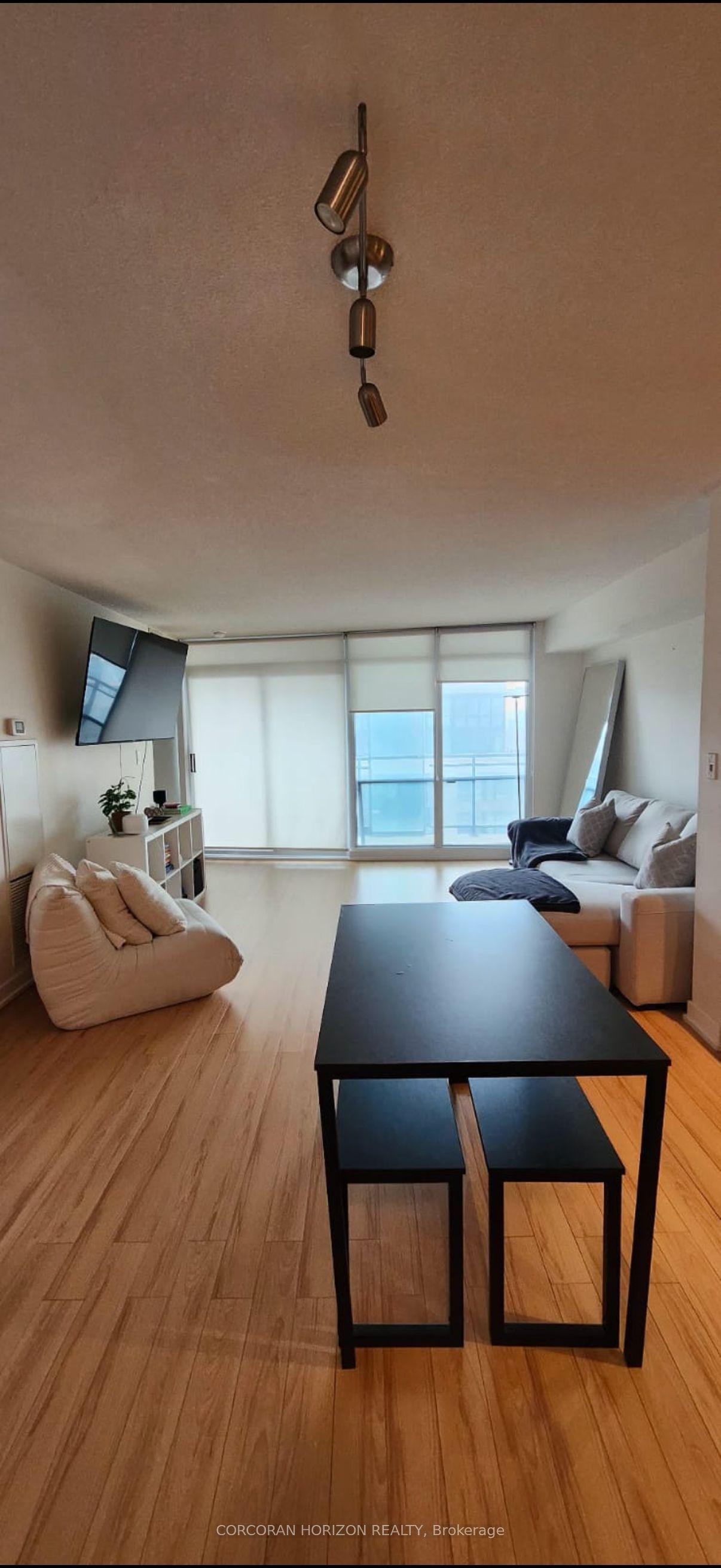 25 Capreol Court 910 #910, Toronto — Condo for lease, photo 1