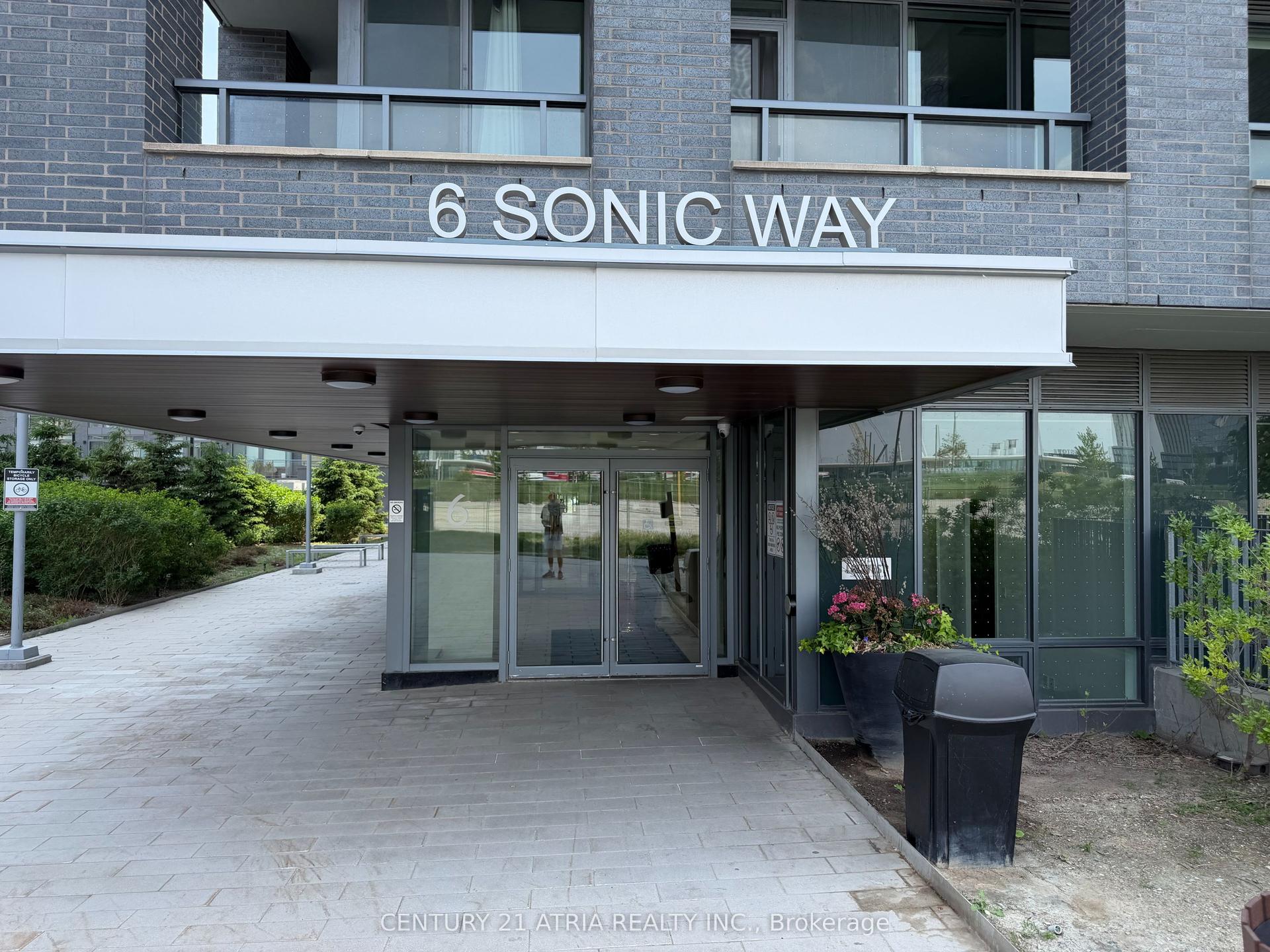 6 Sonic Way 2901 #2901 — photo 1