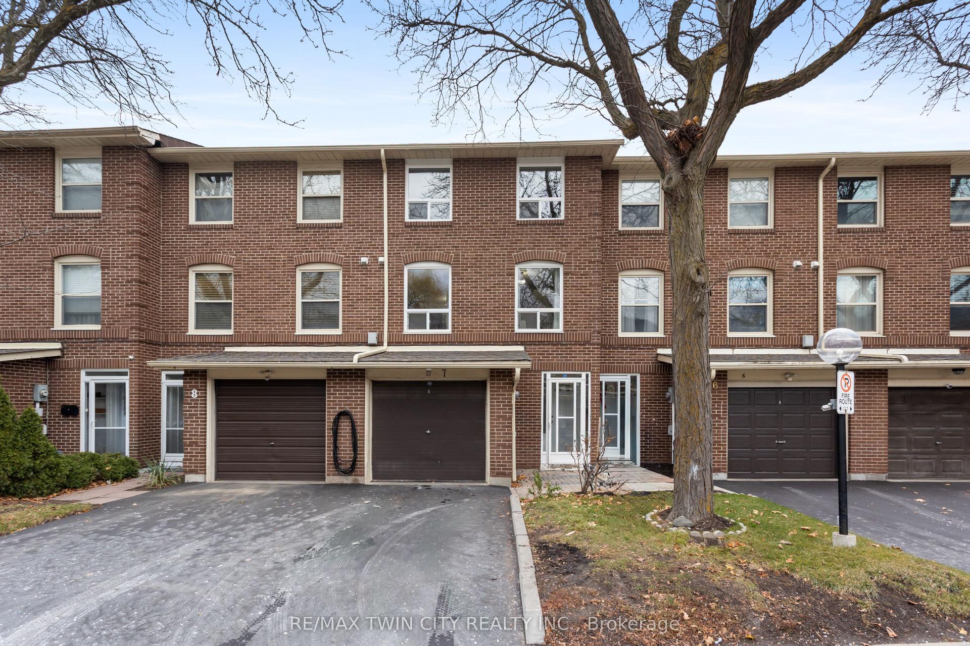 7 Eden Park Drive — photo 1