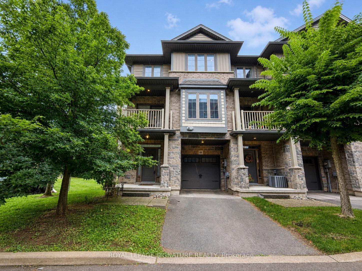 44 Southshore Crescent, Hamilton — Townhouse for lease, photo 1