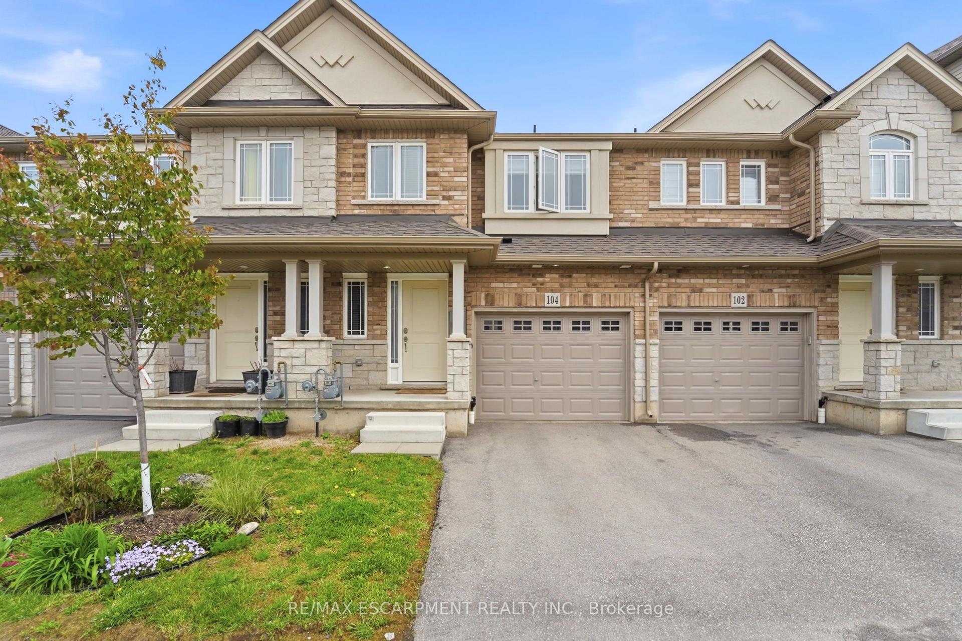 104 Laguna Village Crescent — photo 1