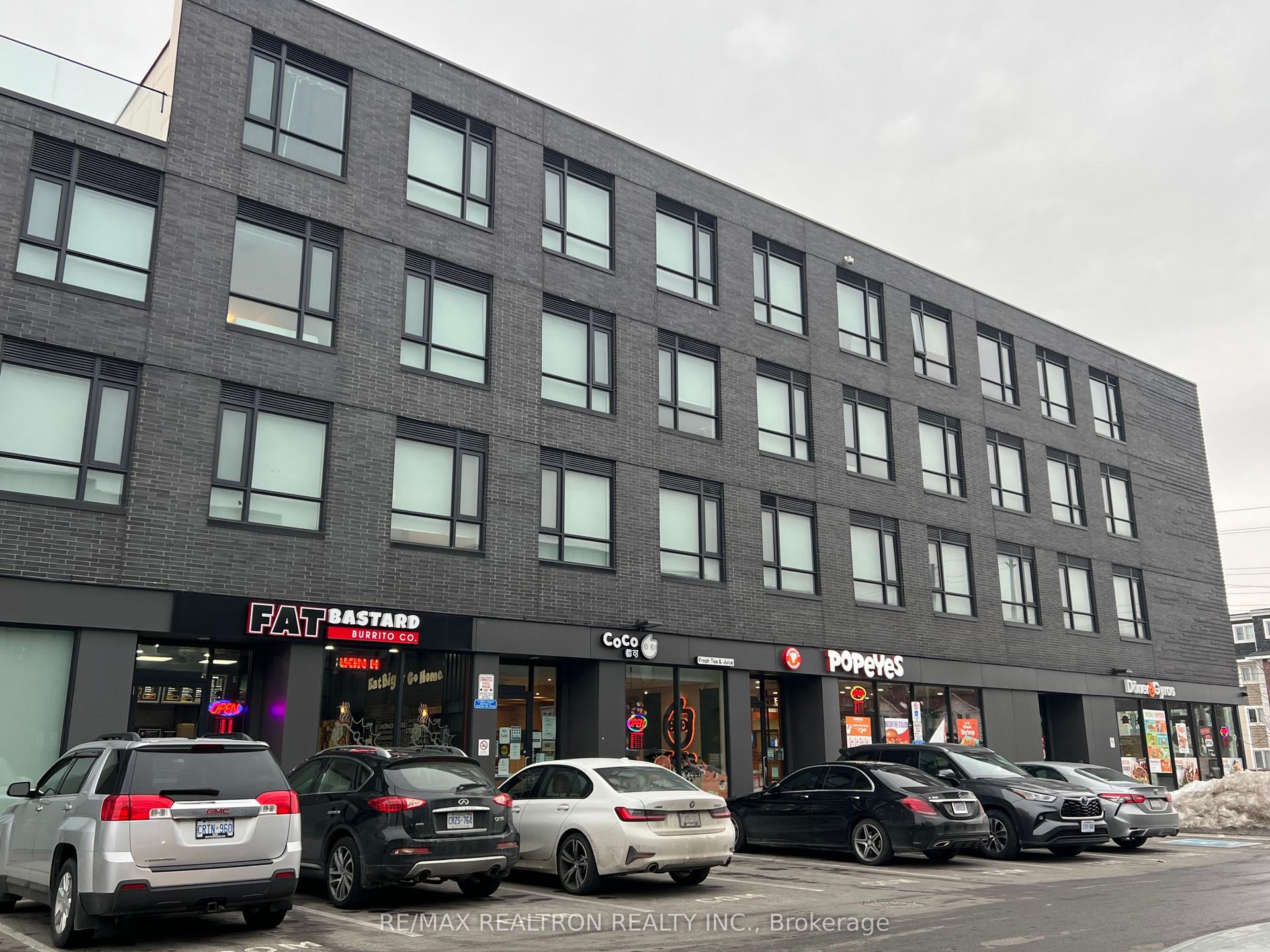 1800 Simcoe Street N 401 #401 — photo 1