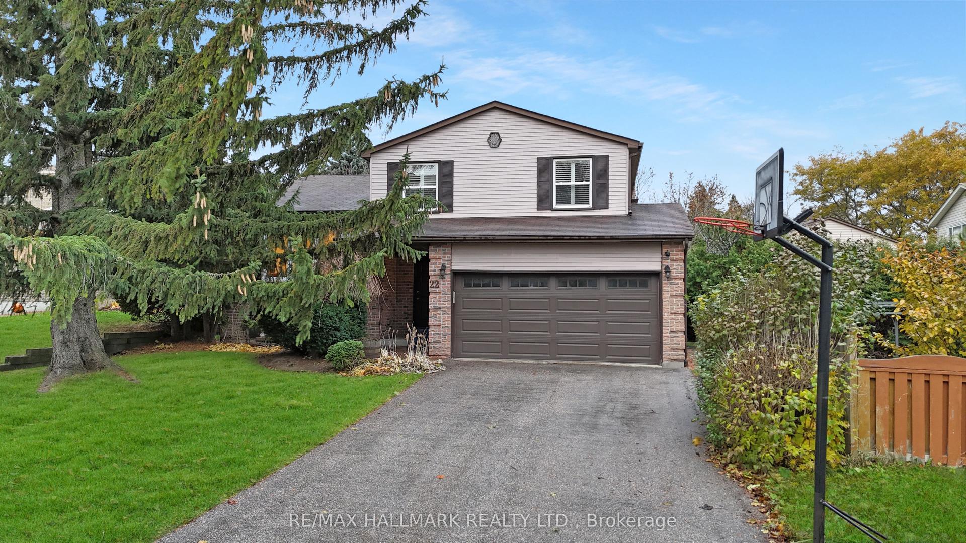 22 Avondale Crescent — photo 1