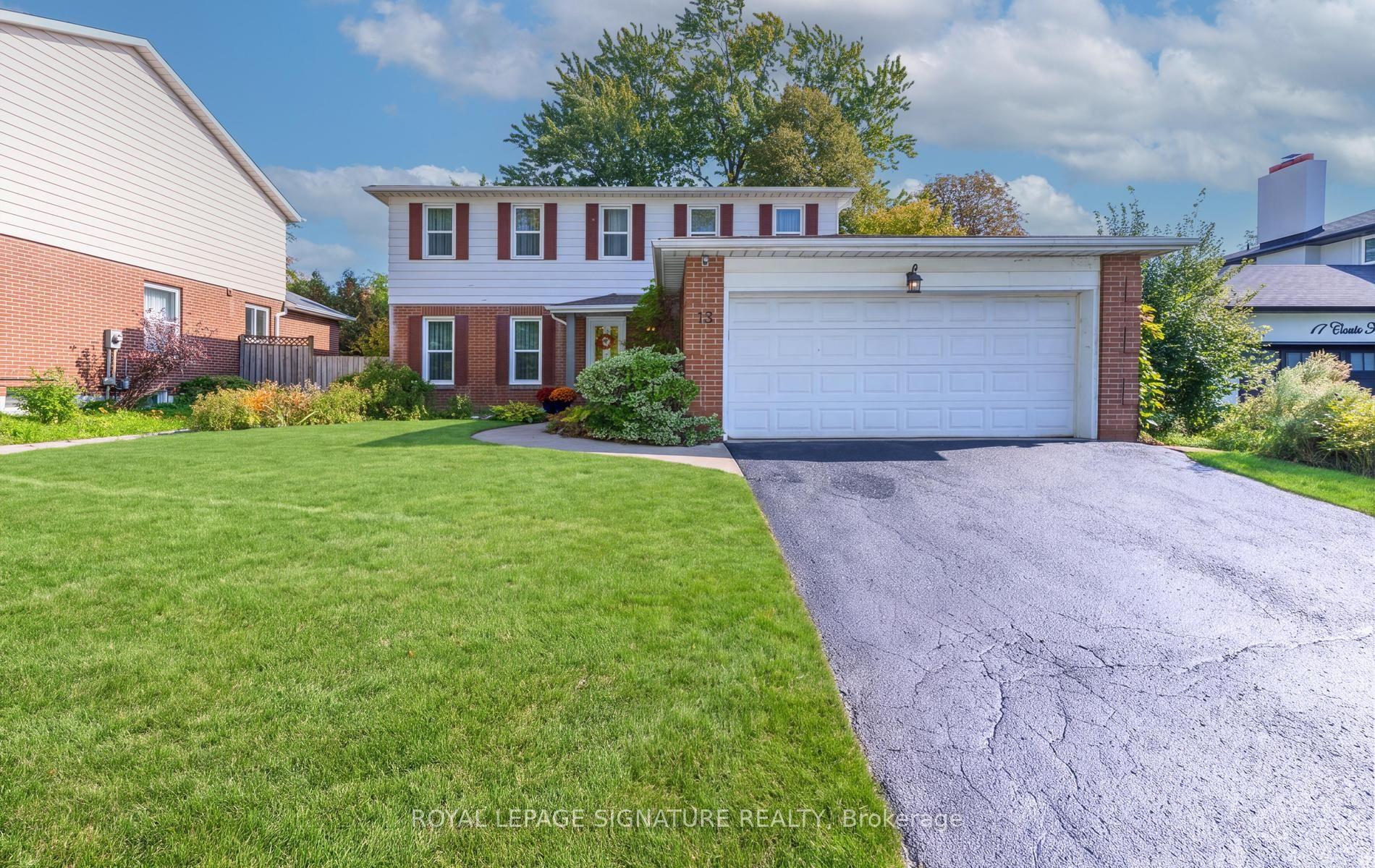 19 Castle Hill Drive, Toronto — Detached for sale, photo 1