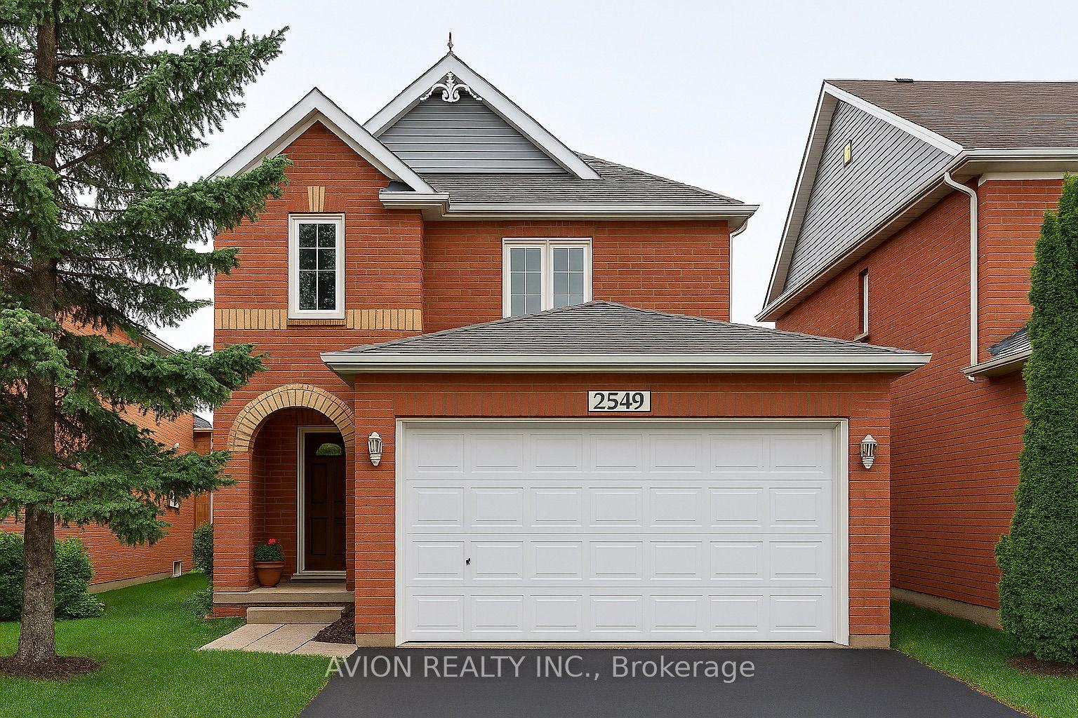 2549 Strathmore Crescent — photo 1