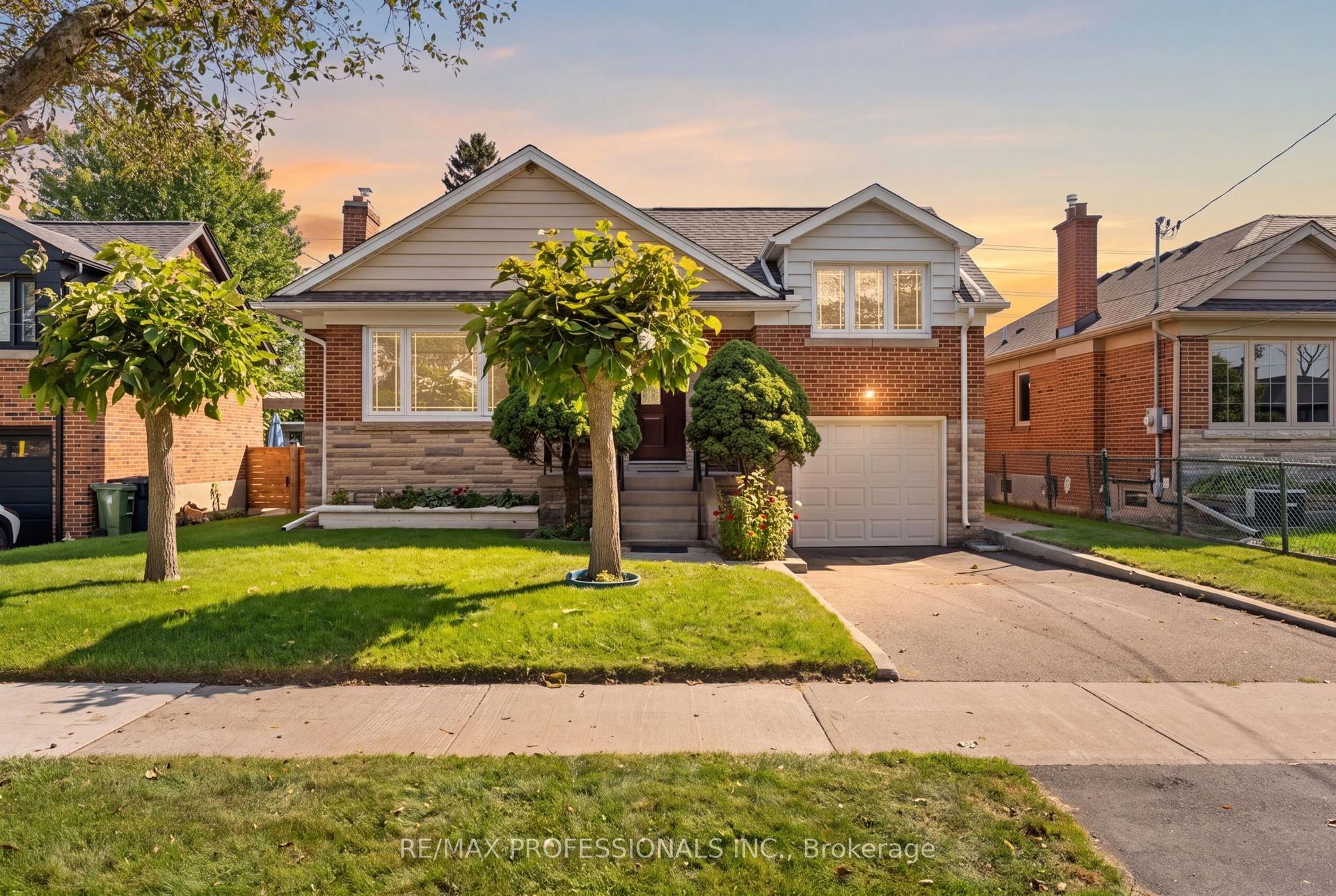 9 Coney Road, Toronto — Detached for sale, photo 1