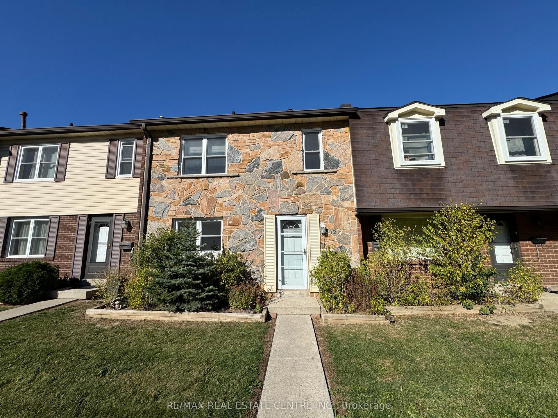 2825 Gananoque Drive 12 #12, Mississauga — Condo Town for lease, photo 1