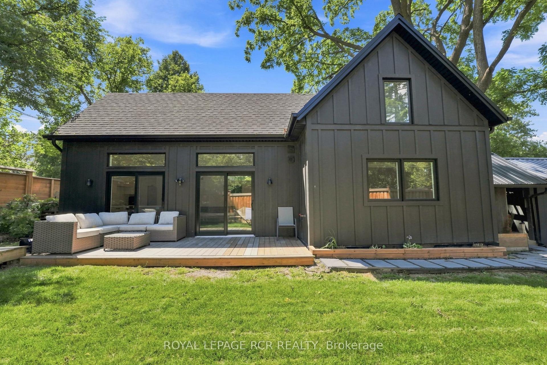 23 Mark Street, Aurora — Detached for lease, photo 1