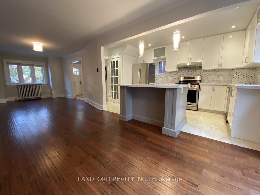 22 Lorindale Avenue, Toronto — Semi-Detached for lease, photo 1