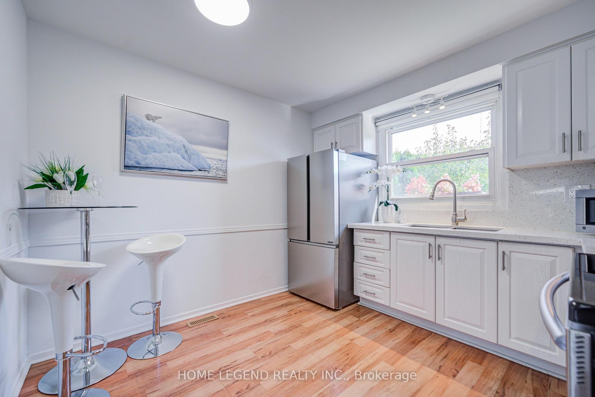 54 Crab Apple Way, Toronto — Condo Town for sale, photo 1
