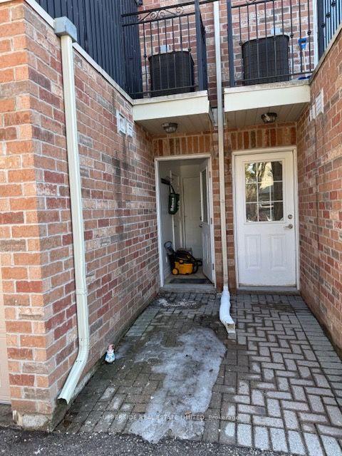 202B Finch Avenue E — photo 1