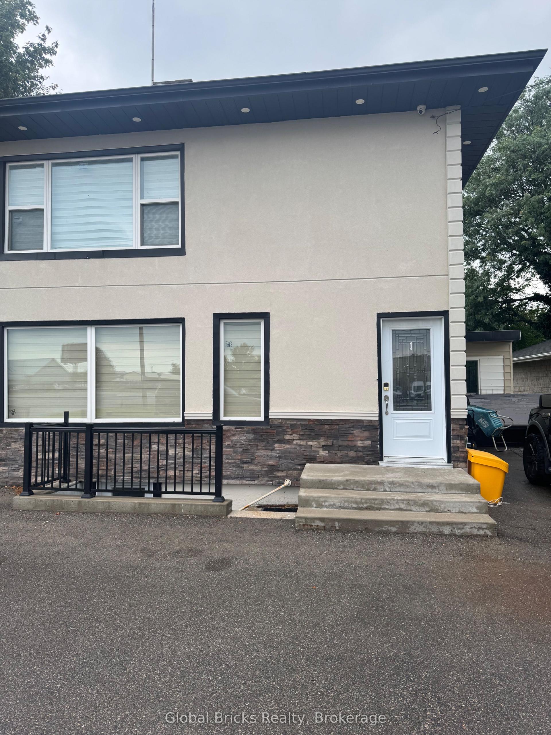 1295 Dundas Street 1 #1, Woodstock — Detached for lease, photo 1