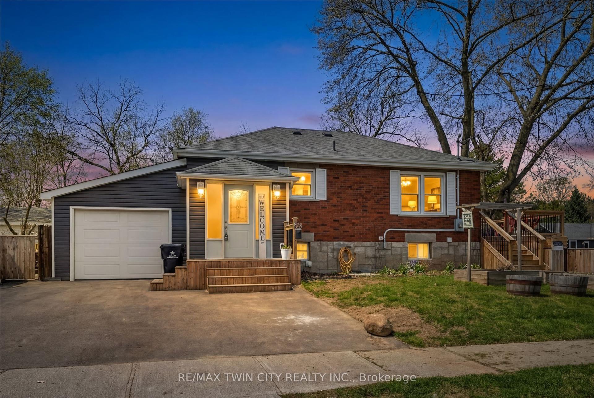 68 Albert Street — photo 1