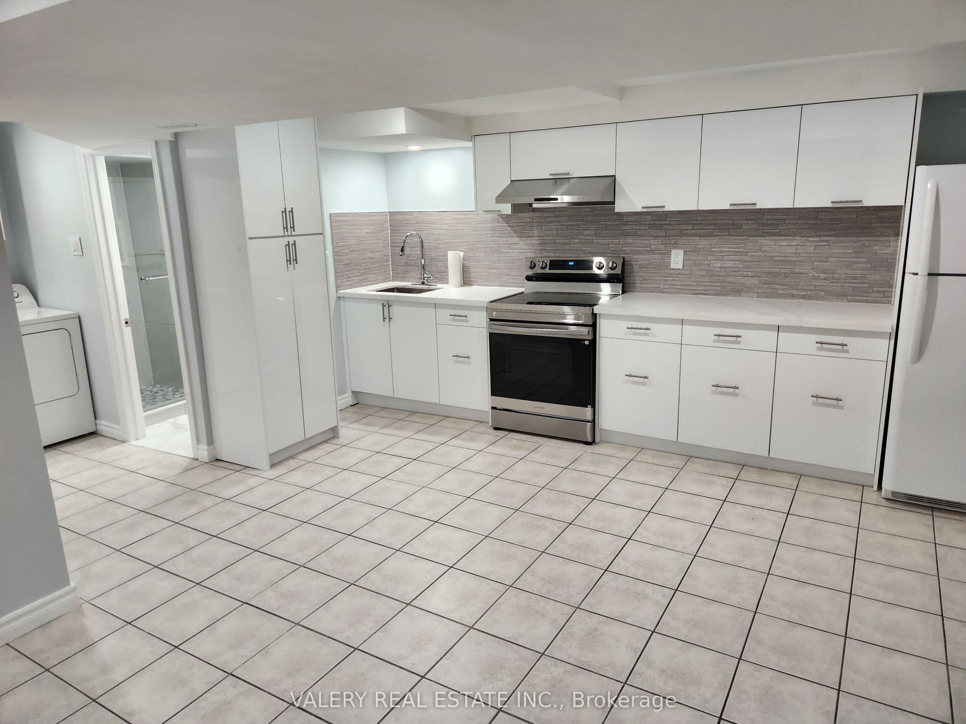 28 Iles Street, Ajax — Detached for lease, photo 1