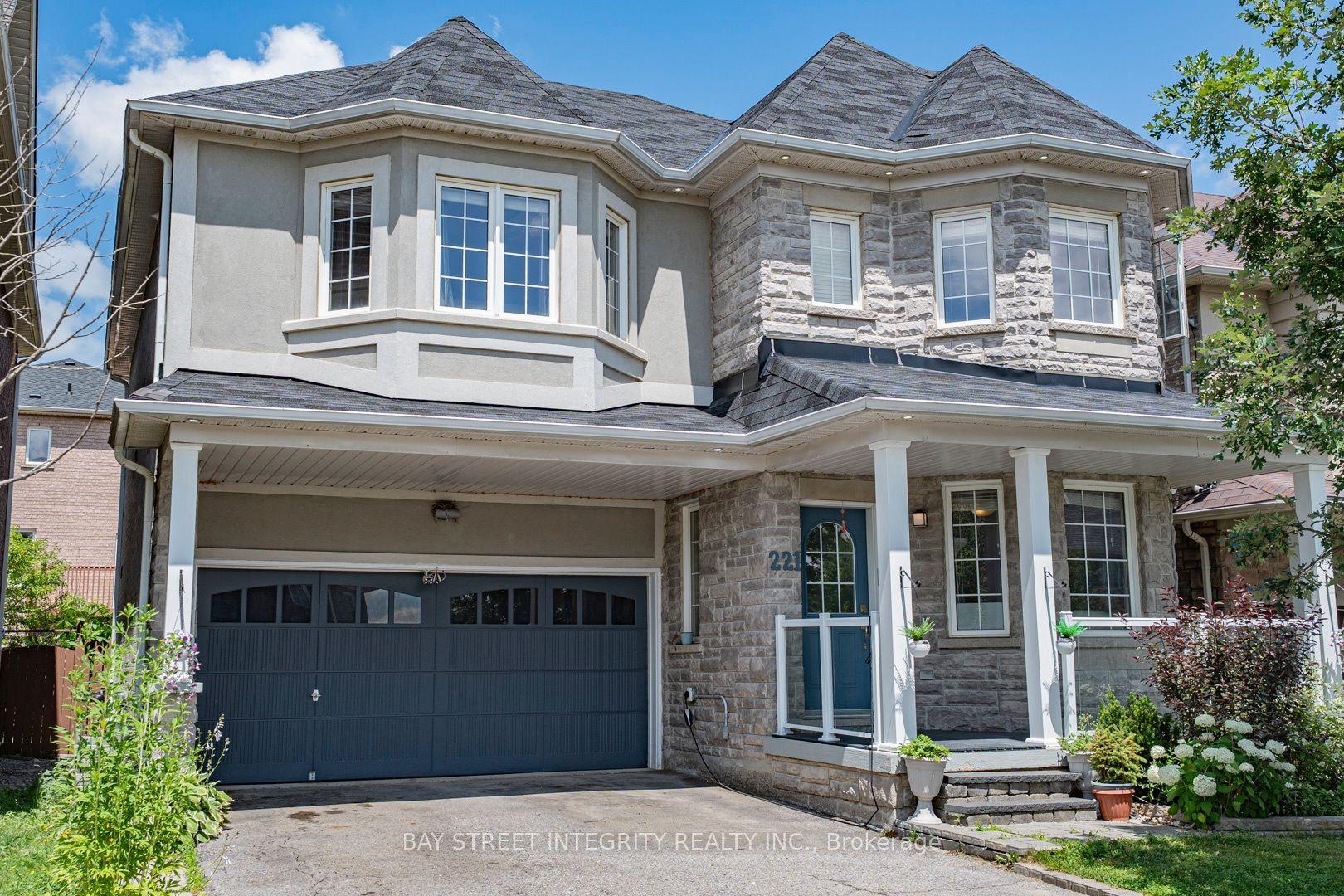 221 Woodspring Avenue, Newmarket — Detached for sale, photo 1